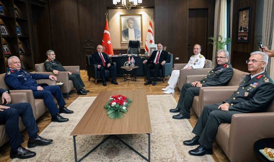 KKTC Cumhuriyet Meclisi Başkanı Ziya Öztürkler, Milli Savunma Bakanı Yaşar
