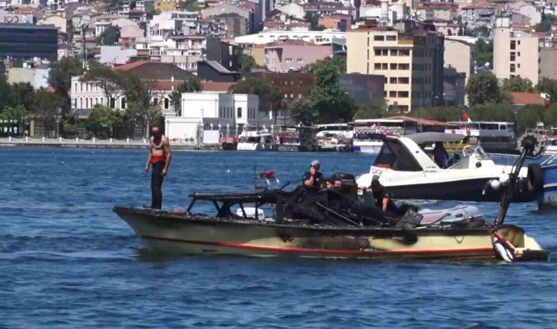 İstanbul’un Fatih ilçesine bağlı Balat sahilinde bir tekne üzerinde bugün