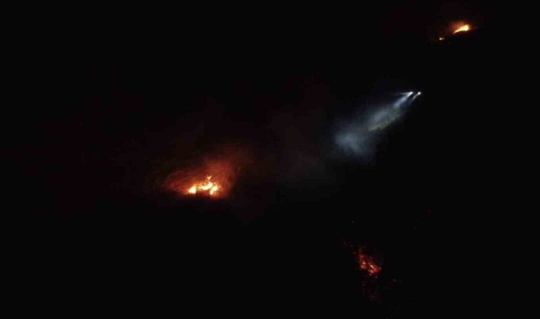 Balıkesir’de gece saatlerinde başlayan arazi yangını, kontrol altına alınana kadar