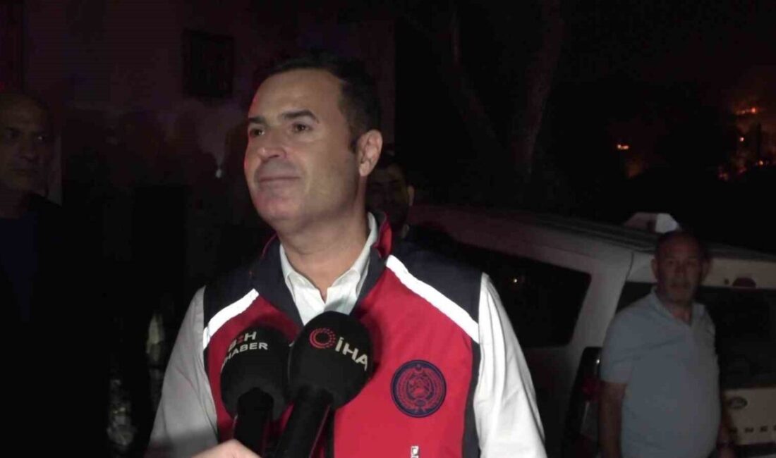 Balıkesir Büyükşehir Belediye Başkanı Ahmet Akın, dünkü orman yangınlarına ekiplerin