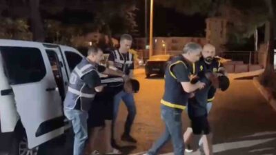 Ayvalık ilçesinde meydana gelen trafikte bıçaklı kavgada bir kişi yaralandı