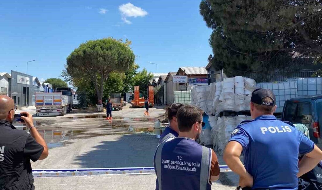 Karesi ilçesinde bir kamyondan düşen bidondan sızan kimyasal madde, itfaiye