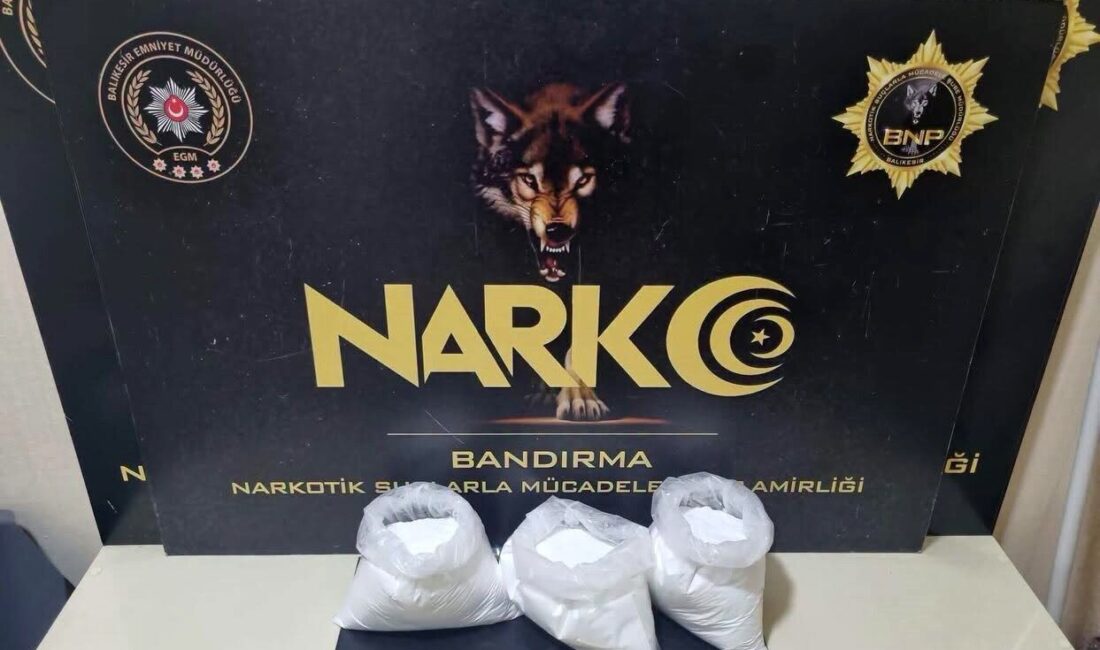 Bandırma ilçesinde, Narkotik Suçlarla Mücadele Büro Amirliği ekipleri tarafından gerçekleştirilen