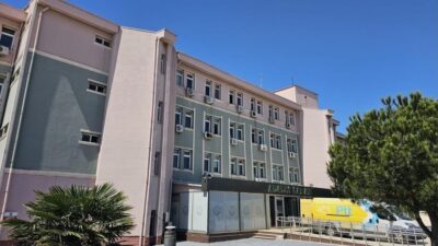 Bandırma ilçesindeki mahkemede, iki üniversite öğrencisinin cinsel saldırı suçlamalarıyla yargılandığı