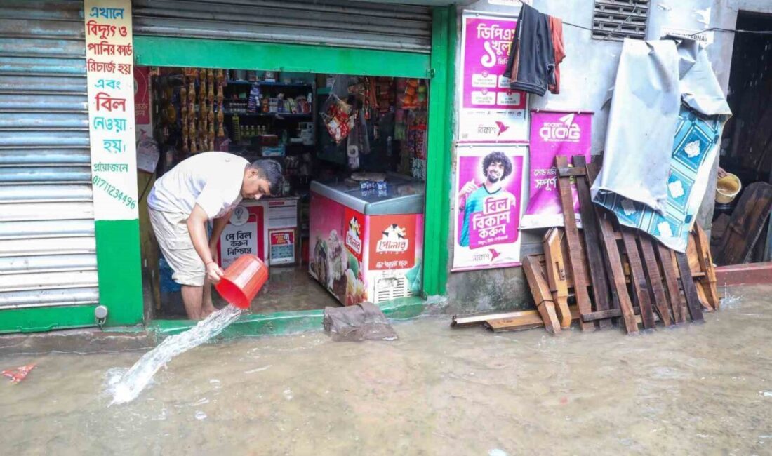 Bangladeş’te yaşanan yoğun muson yağışlarının sebep olduğu sel ve toprak