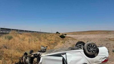 Konya’nın Ereğli ilçesinde meydana gelen trafik kazasında, bir aracın bariyerlere