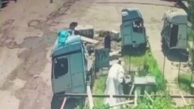 Silopi ilçesinde meydana gelen olayda, başıboş köpeklerin bir çocuğa saldırdığı