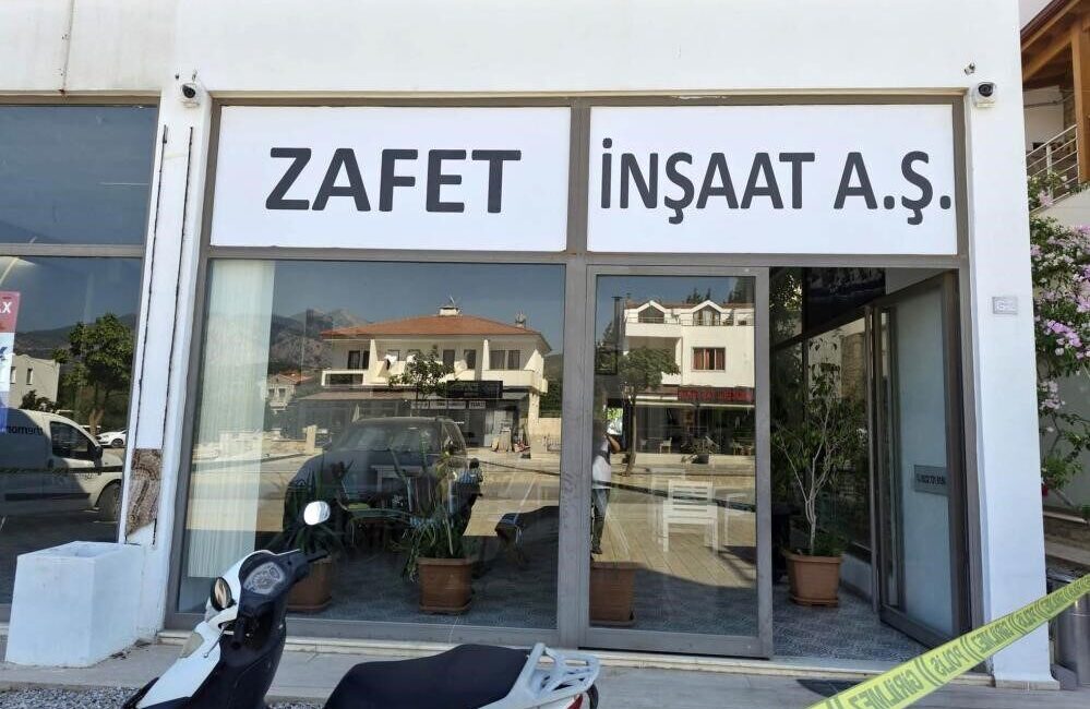 Muğla’nın Datça ilçesinde, iş adamı Zafet Bülbül’ün iş yerinde başından