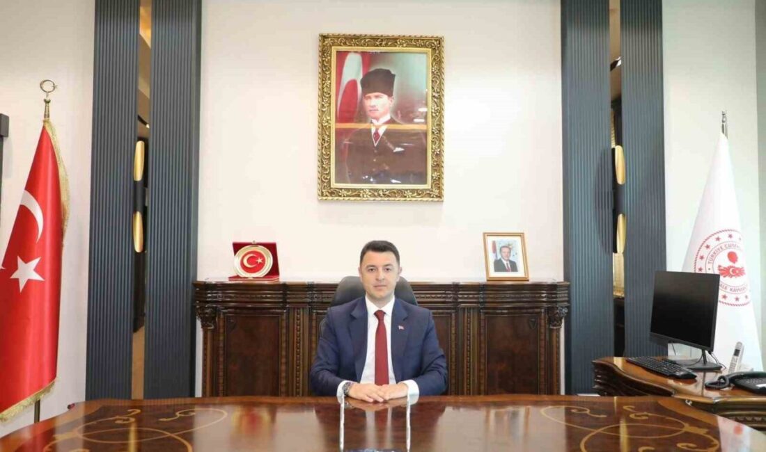 Van’ın Başkale ilçesine atanan yeni Kaymakam Ramazan Cihangir, görevine başladı.