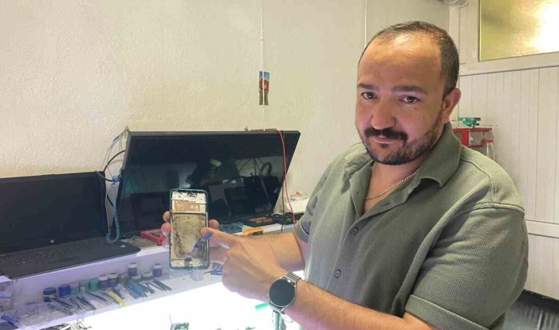 Karaman’da bir cep telefonunun bataryasının değiştirilmesi sırasında alev alması kısa