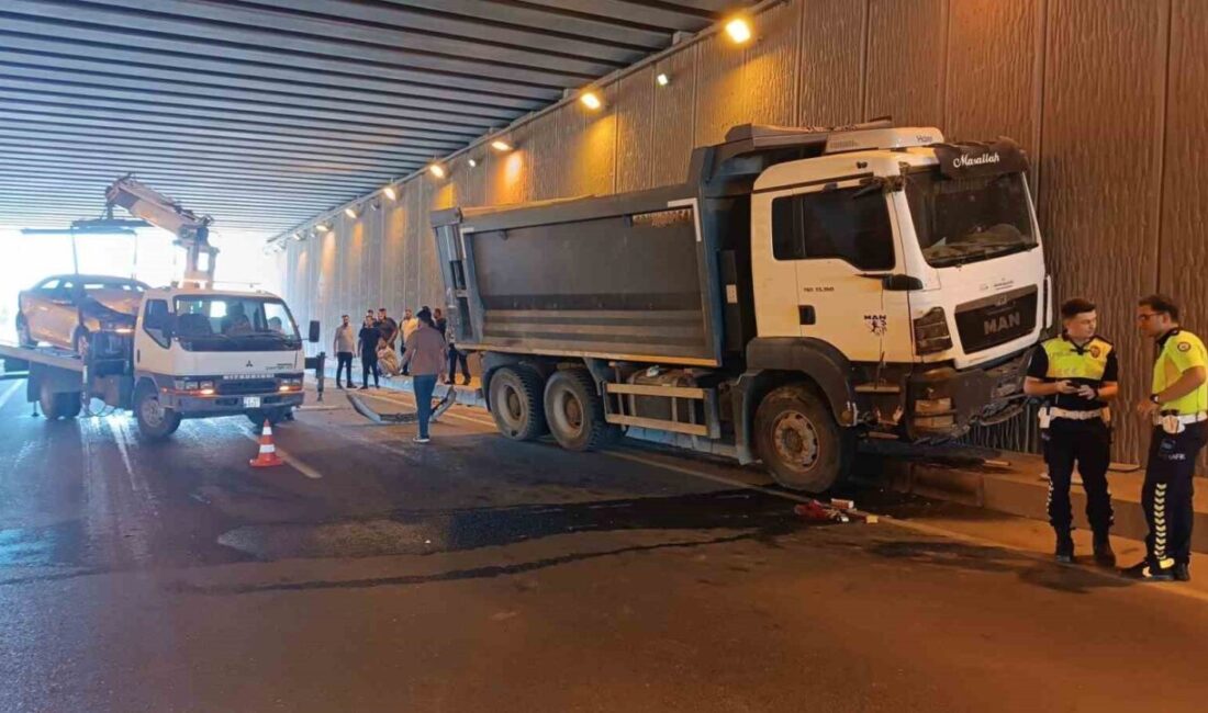Batman’da Esentepe Köprülü Kavşak alt geçidinde meydana gelen trafik kazasında