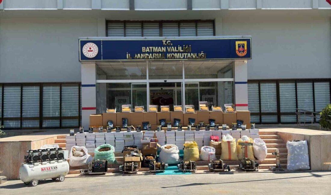 Batman’da Jandarma ekipleri tarafından düzenlenen operasyonda, yüz binlerce makaron, yüzlerce