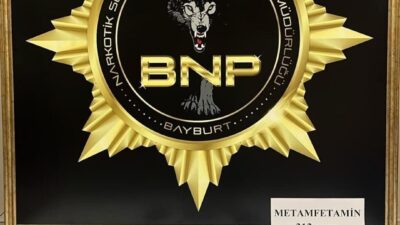 Bayburt’ta yapılan bir uygulama esnasında durdurulan yolcu otobüsünde bulunan yabancı