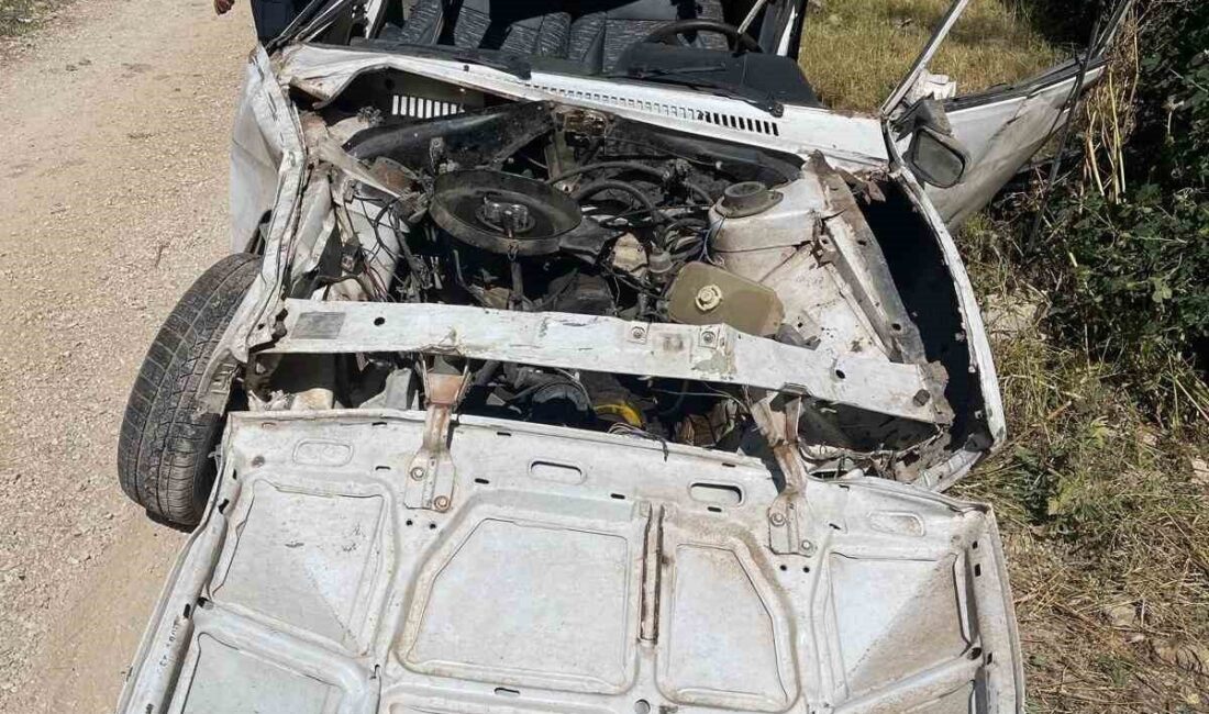 Bayburt’ta Tofaş marka bir otomobilin uçuruma yuvarlanması sonucu sıkışan sürücü
