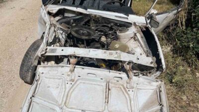 Bayburt’ta Tofaş marka bir otomobilin uçuruma yuvarlanması sonucu sıkışan sürücü
