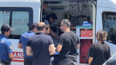 Beşiktaş sahilinde bulunan bir vapurda denizde hareketsiz bir şekilde duran