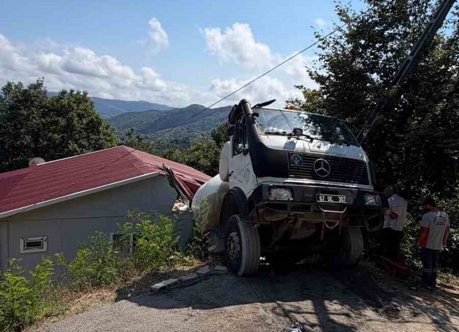 Zonguldak’ın Kozlu ilçesinde meydana gelen olayda, kontrolden çıkan bir beton