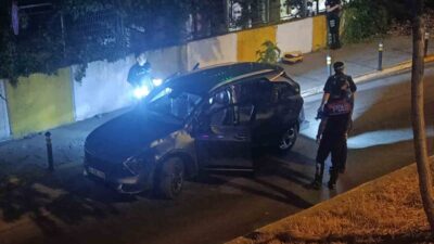 İstanbul Beylikdüzü’nde polis, kendilerine yapılan ‘dur’ ihtarına uymayan ve araçla