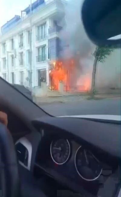 İstanbul’un Beylikdüzü ilçesinde meydana gelen yangın sonucunda bir iş yeri