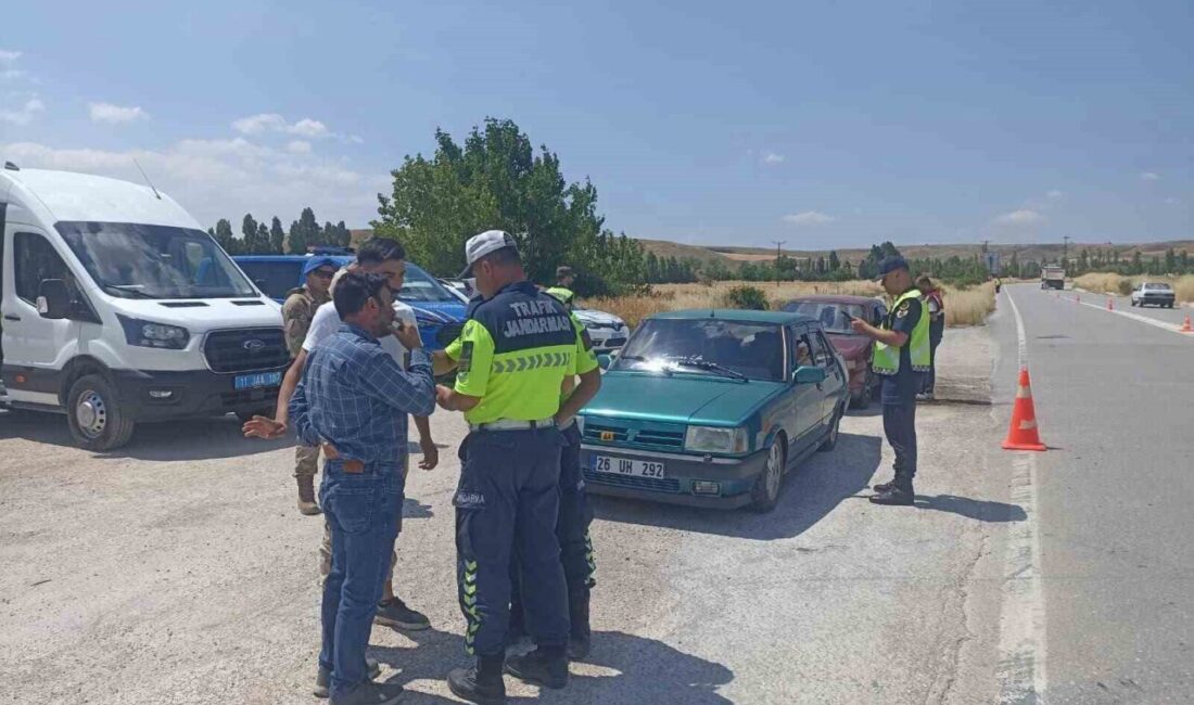 Jandarma ekipleri tarafından Bilecik’te gerçekleştirilen denetimlerde 140 kişi ve 143