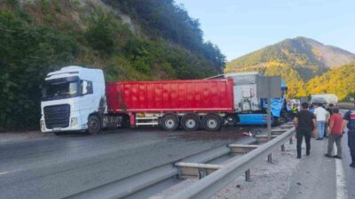 Bir trafik kazası, Bilecik’te aynı yönde seyreden iki tırın çarpışması