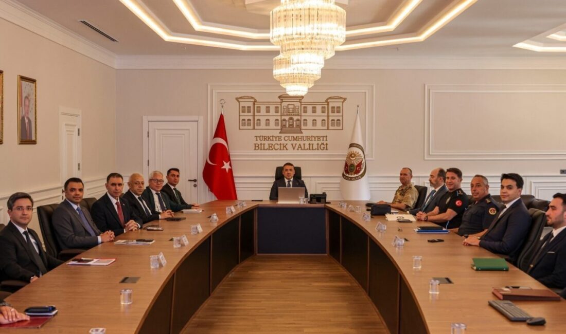 Bilecik’te İl Asayiş ve Güvenlik Toplantısı düzenlendi. Vali Faik Oktay