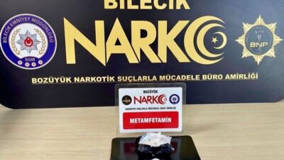 Bozüyük ilçesinde polis ekipleri tarafından gerçekleştirilen operasyonda bir şüpheli, uyuşturucu