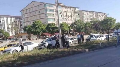 Bitlis’te meydana gelen iki ayrı trafik kazasında toplamda 4 kişi