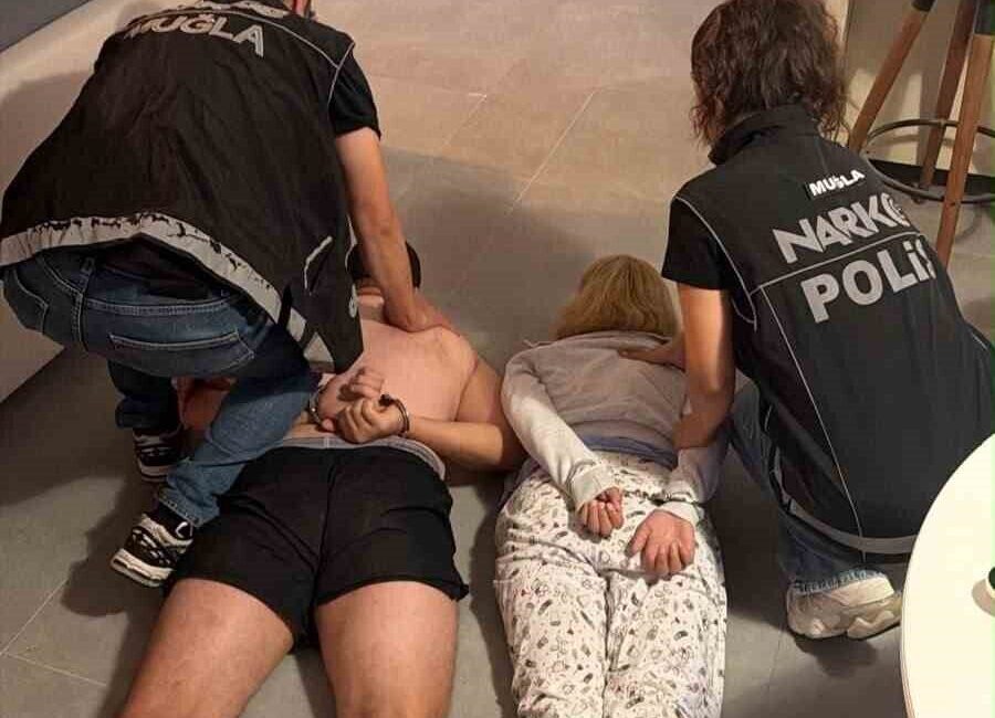 İran vatandaşı Kasra Ashrafi, uluslararası uyuşturucu ticareti suçlamasıyla aranan bir