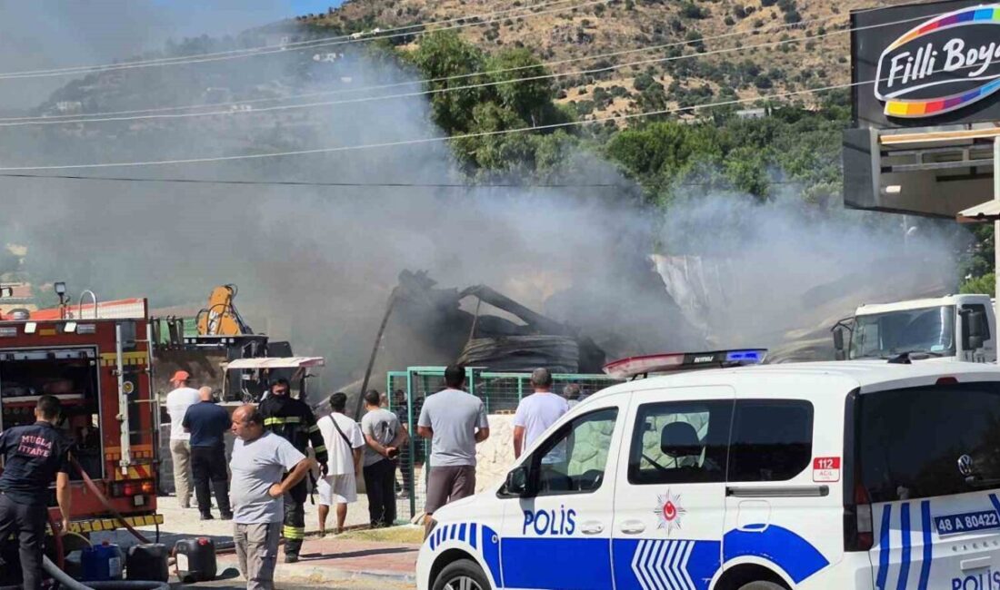 Bodrum ilçesindeki bir yapı marketin depo kısmında çıkan yangın, ekiplerin