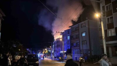 Bolu’da, tadilat halindeki 4 katlı bir apartmanın çatı katında meydana