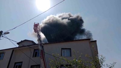 Bolu’nun Gerede ilçesinde bulunan Esentepe Apartmanı’nda enerji odasında başlayan yangın,