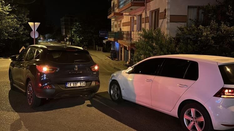Bolu’nun Paşaköy Mahallesi’nde meydana gelen bir trafik kazasında, dönel kavşakta