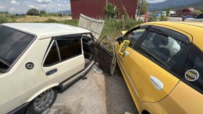 Bolu’da meydana gelen bir trafik kazasında, ticari bir taksi ile