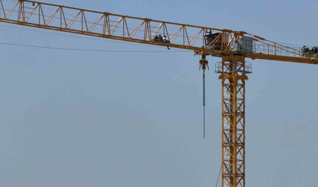 Bolu’da bir üniversitenin ilahiyat fakültesi ek bina inşaatında çalışan bir