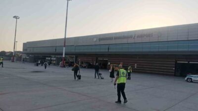 Brüksel’den hareket eden bir yolcu uçağı, İstanbul’daki kötü hava koşulları