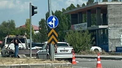 Muş’un Bulanık ilçesinde meydana gelen trafik kazasında üç kişi yaralandı.