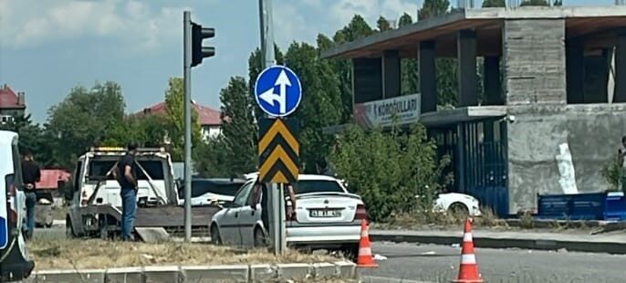 Muş’un Bulanık ilçesinde meydana gelen trafik kazasında üç kişi yaralandı.