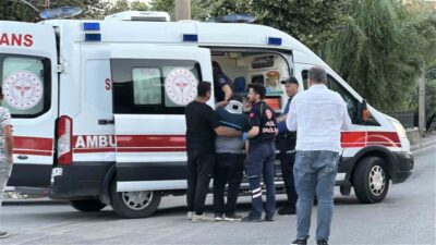 Burdur’da meydana gelen trafik kazasında, hafif ticari araç ile motosikletin