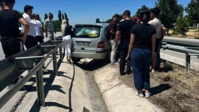 Burdur’da bir ailenin içinde bulunduğu araç, sürücünün kontrolünü kaybetmesi sonucu