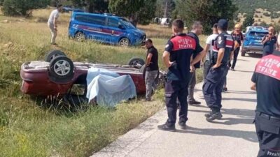 Burdur’da meydana gelen trafik kazasında bir otomobilin şarampole devrilmesi sonucunda
