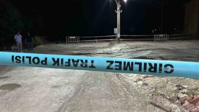 Burdur şehrinde meydana gelen şiddetli yağışların ardından bir köprüde yol