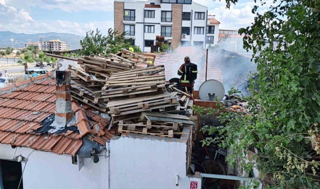 Burhaniye ilçesinde Mahkeme Mahallesi Mustafa Efendi Sokak’ta tek katlı bir
