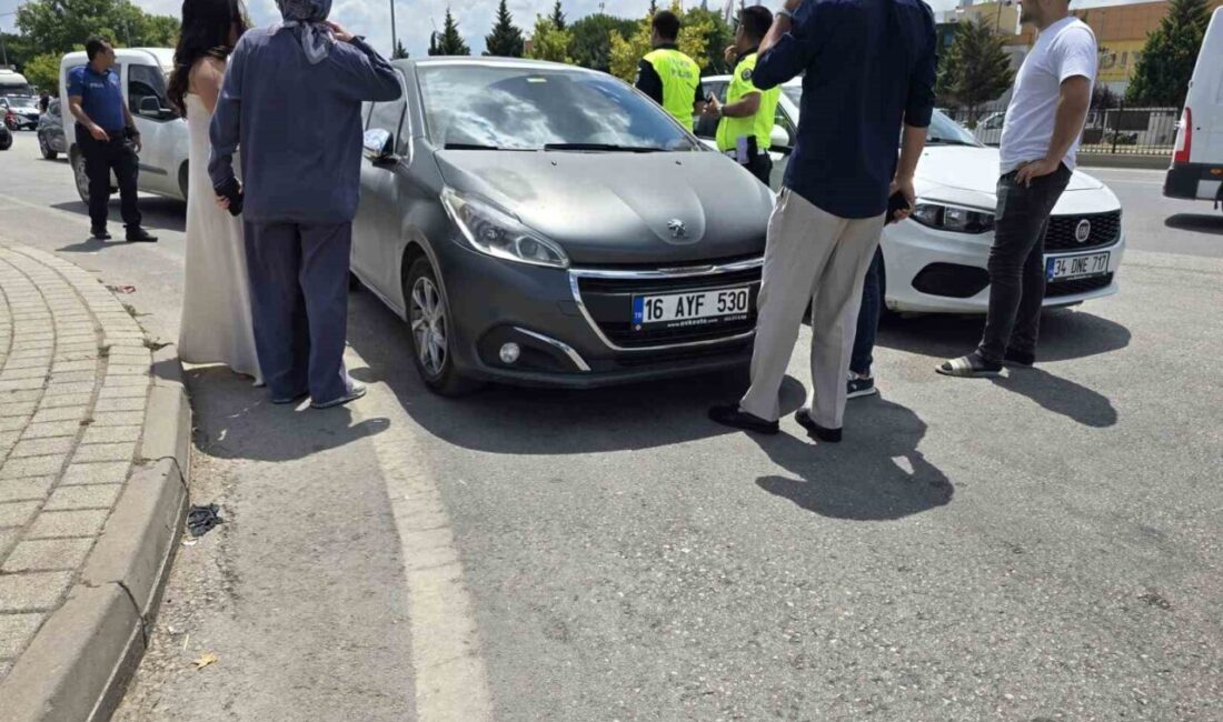 Bursa’nın İnegöl ilçesinde meydana gelen trafik kazasında, motosikletle çarpışan otomobilde