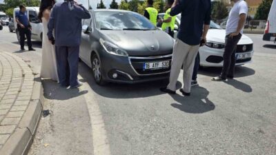 Bursa’nın İnegöl ilçesinde meydana gelen trafik kazasında, motosikletle çarpışan otomobilde