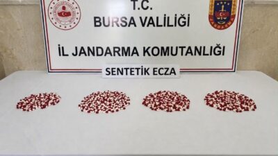 Bursa’da jandarma ekipleri tarafından gerçekleştirilen uyuşturucu operasyonunda bin 98 adet