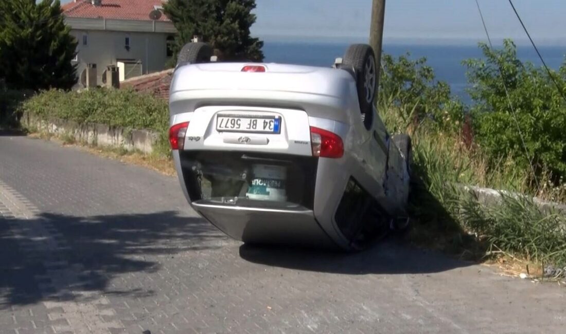 Büyükçekmece ilçesinde meydana gelen trafik kazasında, bir aracın yokuş yukarı