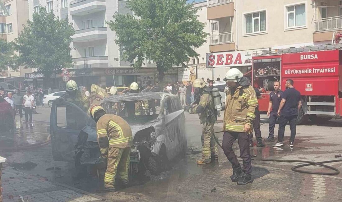 Bursa’nın İnegöl ilçesinde park halindeyken çakmak yüklü hafif ticari araçta