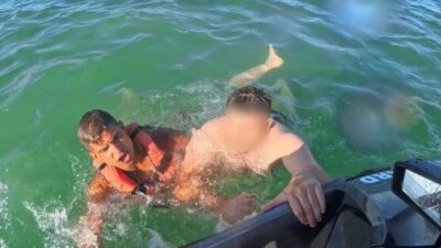 Sakarya’nın Karasu ilçesinde bir kişinin denizde boğulma tehlikesi geçirmesi sonucu