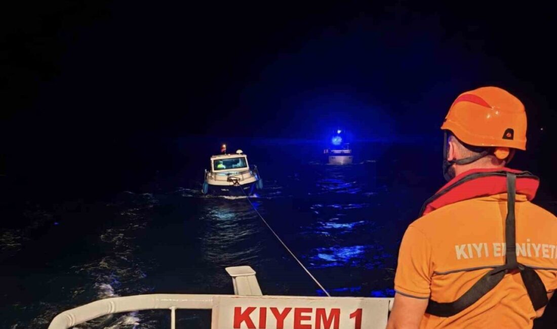 Çanakkale Boğazı’nda, Kilitbahir önlerinde 8 buçuk metre uzunluğundaki bir tekne,